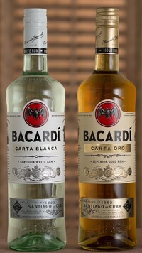 Butelki z rumem Bacardi