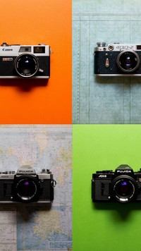 Cztery aparaty fotograficzne