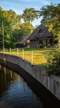 Domy w holenderskiej miejscowości Giethoorn