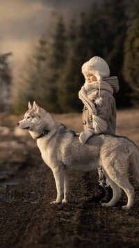 Dziecko i siberian husky