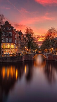 Kanał Leidsegracht w Amsterdamie