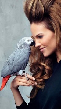 Kobieta z papugą