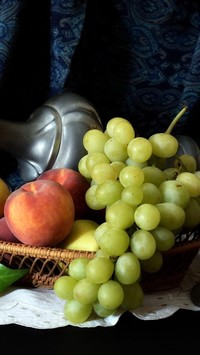 Kompozycja z winogronem