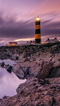 Latarnia morska Saint Johns Point Lighthouse w Irlandii