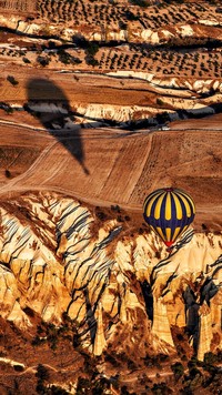 Lot balonem nad górami Kapadocji