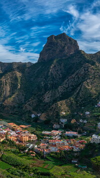 Miasto Vallehermoso i góra Roque Cano
