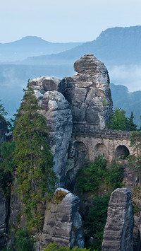 Most w górach Połabskich