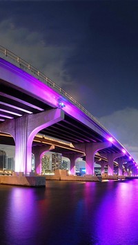 Most w Miami nocą