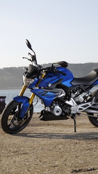 Niebieski motocykl BMW G 310 R