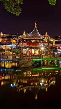 Pawilon Huxin w Ogrodzie Yuyuan w Szanghaju nocą