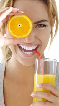 Pij zawsze świeżo wyciskany sok z pomarańczy
