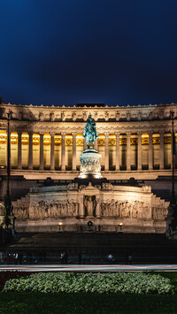 Pomnik Wiktora Emanuela II w Rzymie nocą