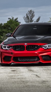 Przód czerwonego BMW M3