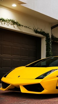 Przód  Żółtego Lamborghini Gallardo