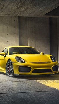 Przód żółtego Porsche Cayman GT4