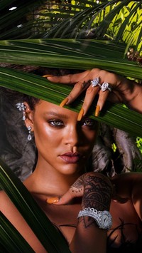 Rihanna pod palmami