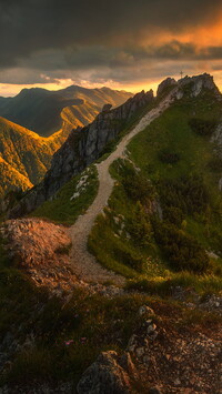 Rozświetlone szczyty słowackich gór