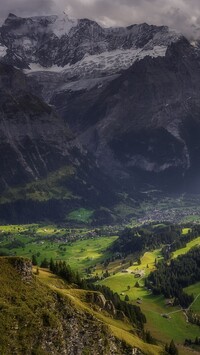 Wioska w dolinie Grindelwald Valley