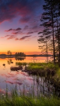 Zachód słońca nad jeziorem Haukkajärvi