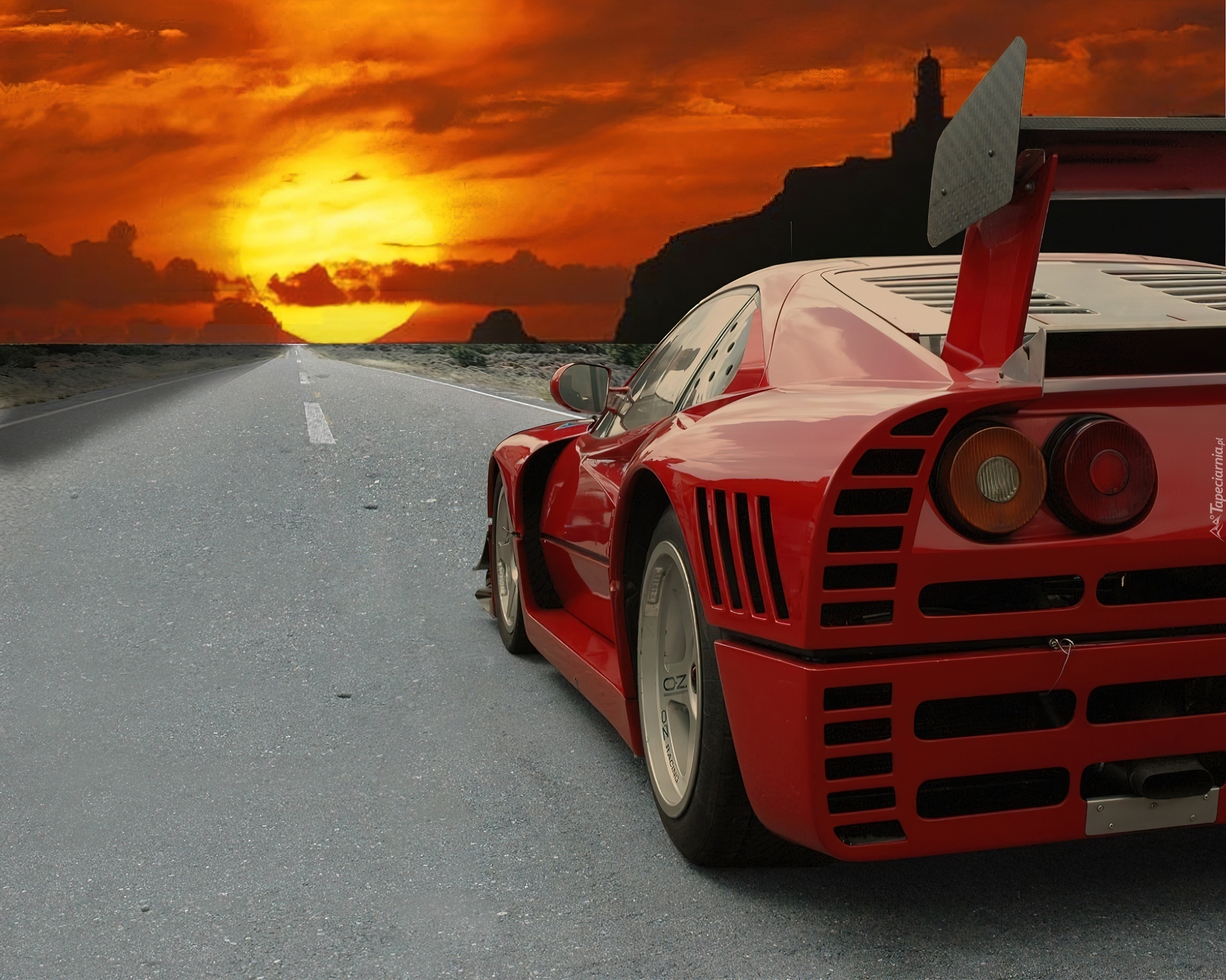 Zachód Słońca, Ferrari