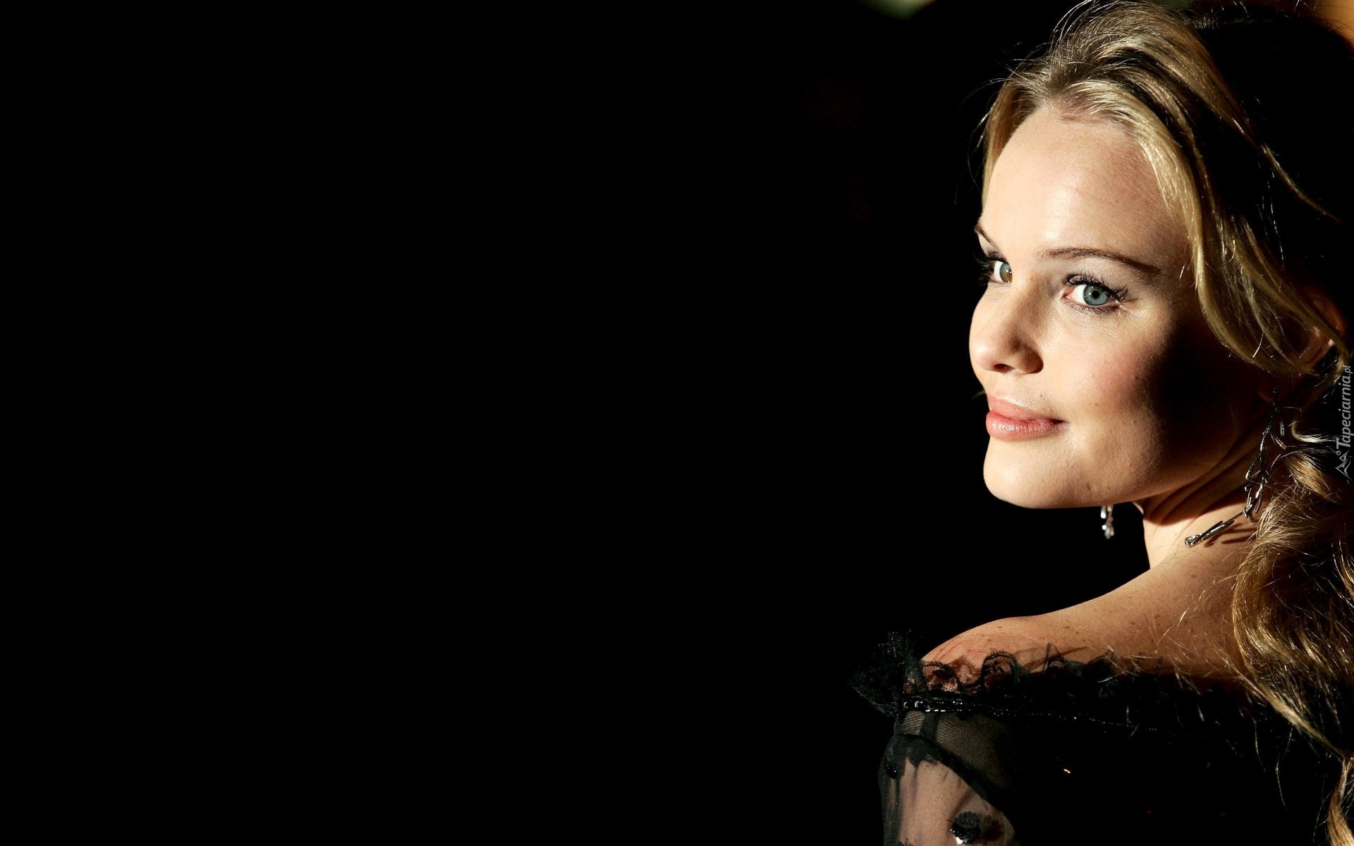 Uśmiechnięta, Kate Bosworth, Czarna, Bluzeczka
