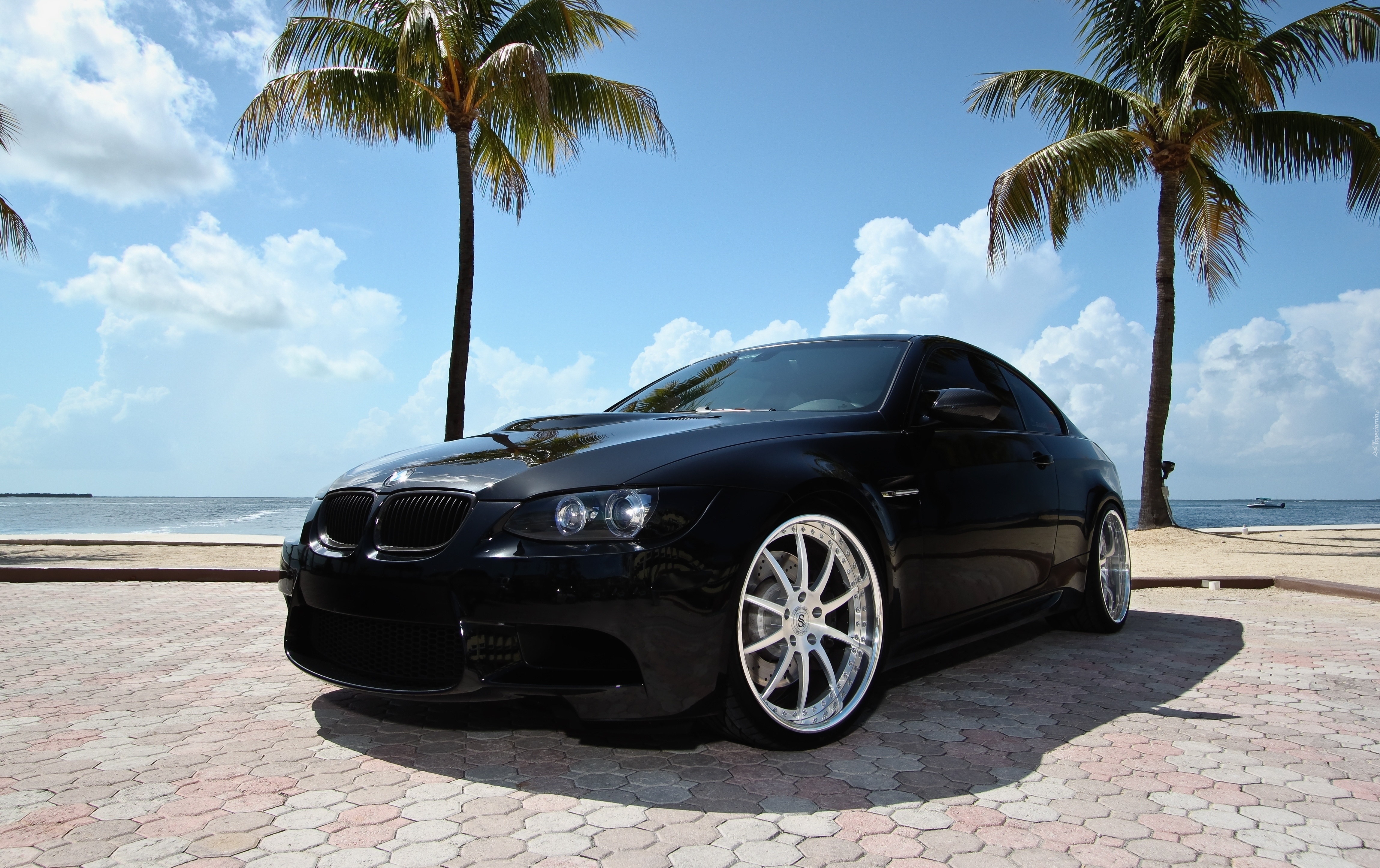 Czarne, BMW E90