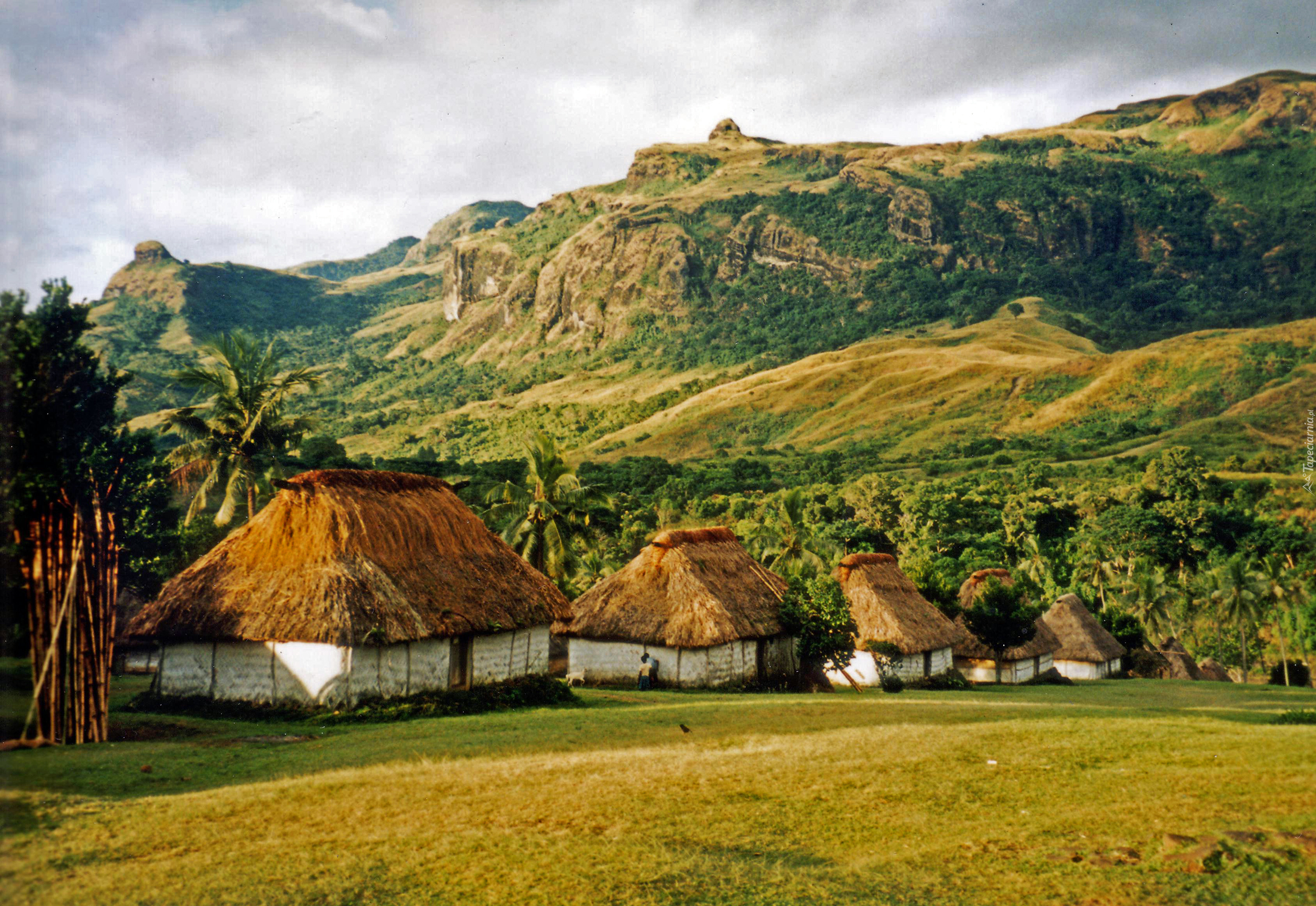 Fidżi, Wioska Navala, Domki, Góry