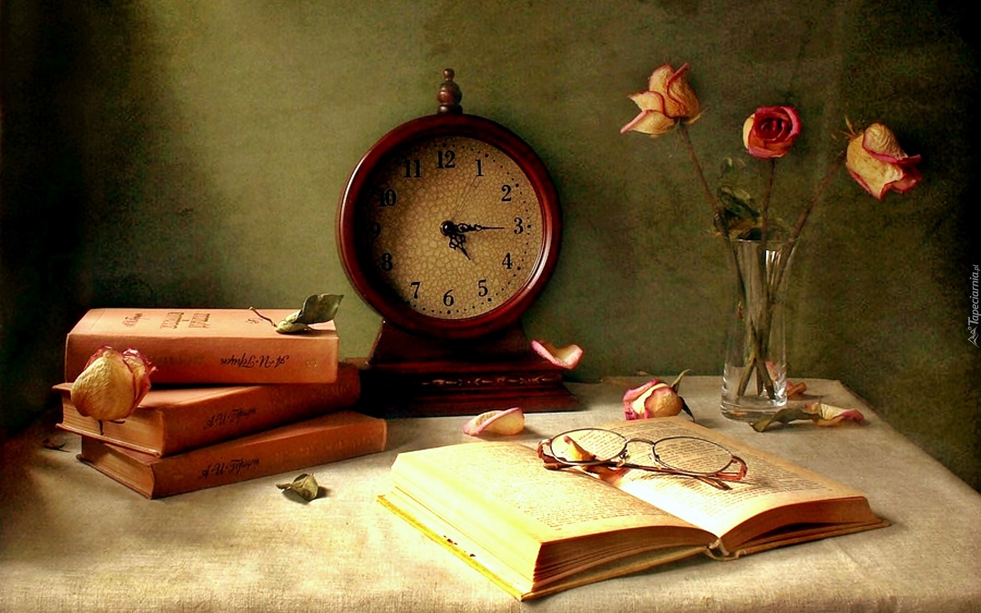 Zegar, Róże, Książki, Okulary