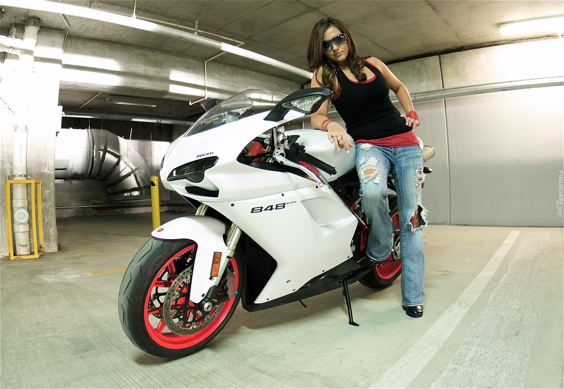 Motocykl Ducati 848, Kobieta, Okulary