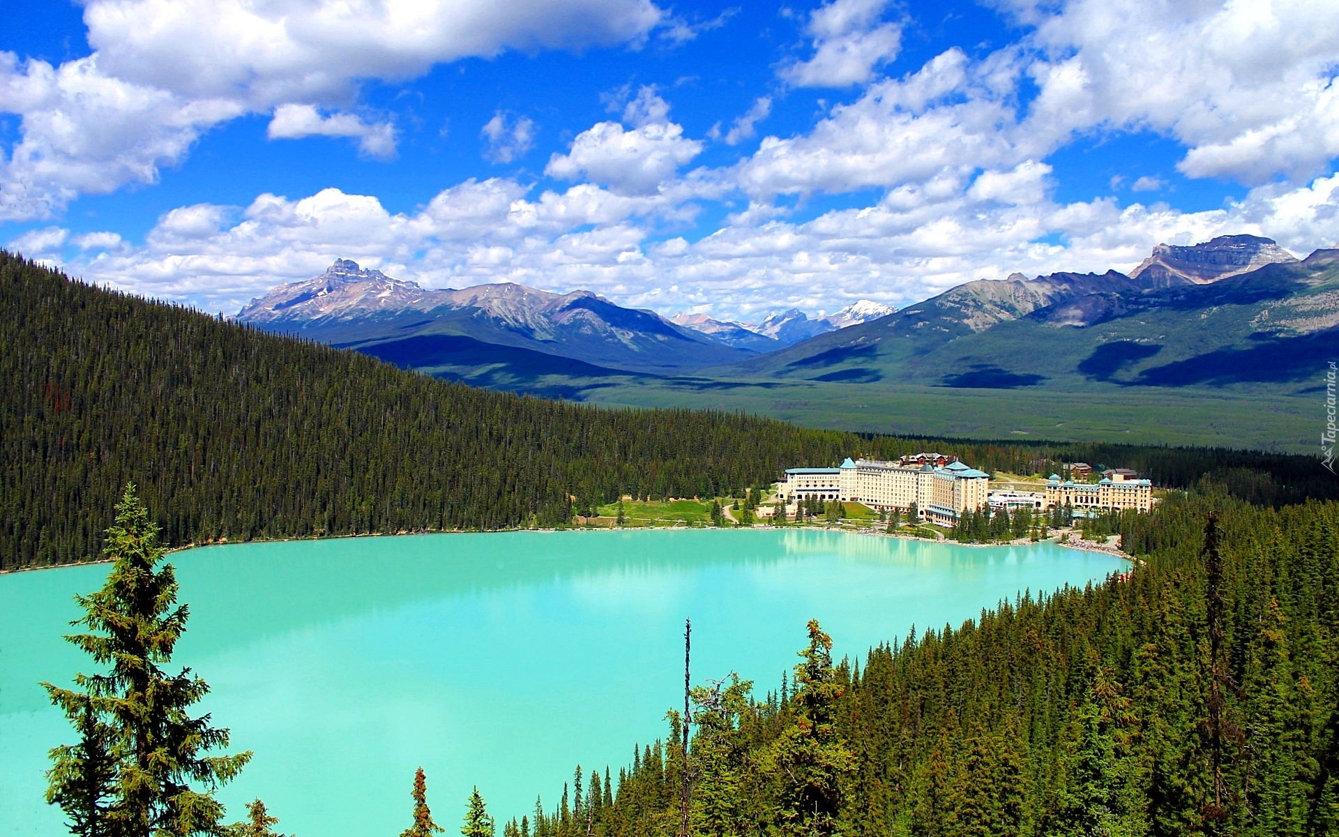 Kanada, Alberta, Park Narodowy Banff, Jezioro Louise, Góry, Lasy,   Hotel Fairmont Chateau Lake Louise