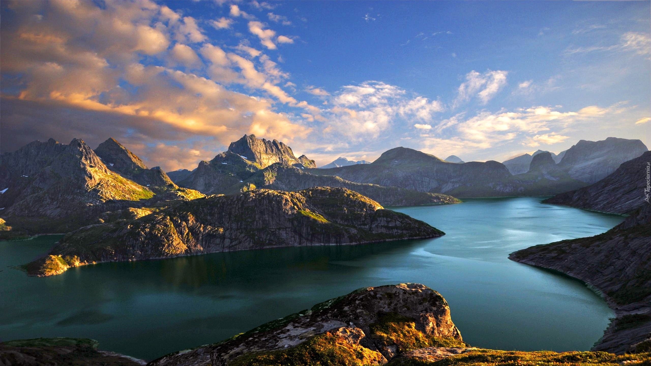 Góry, Jezioro, Solnbjornvannet, Przebijające, Światło, Świt, Obłoki