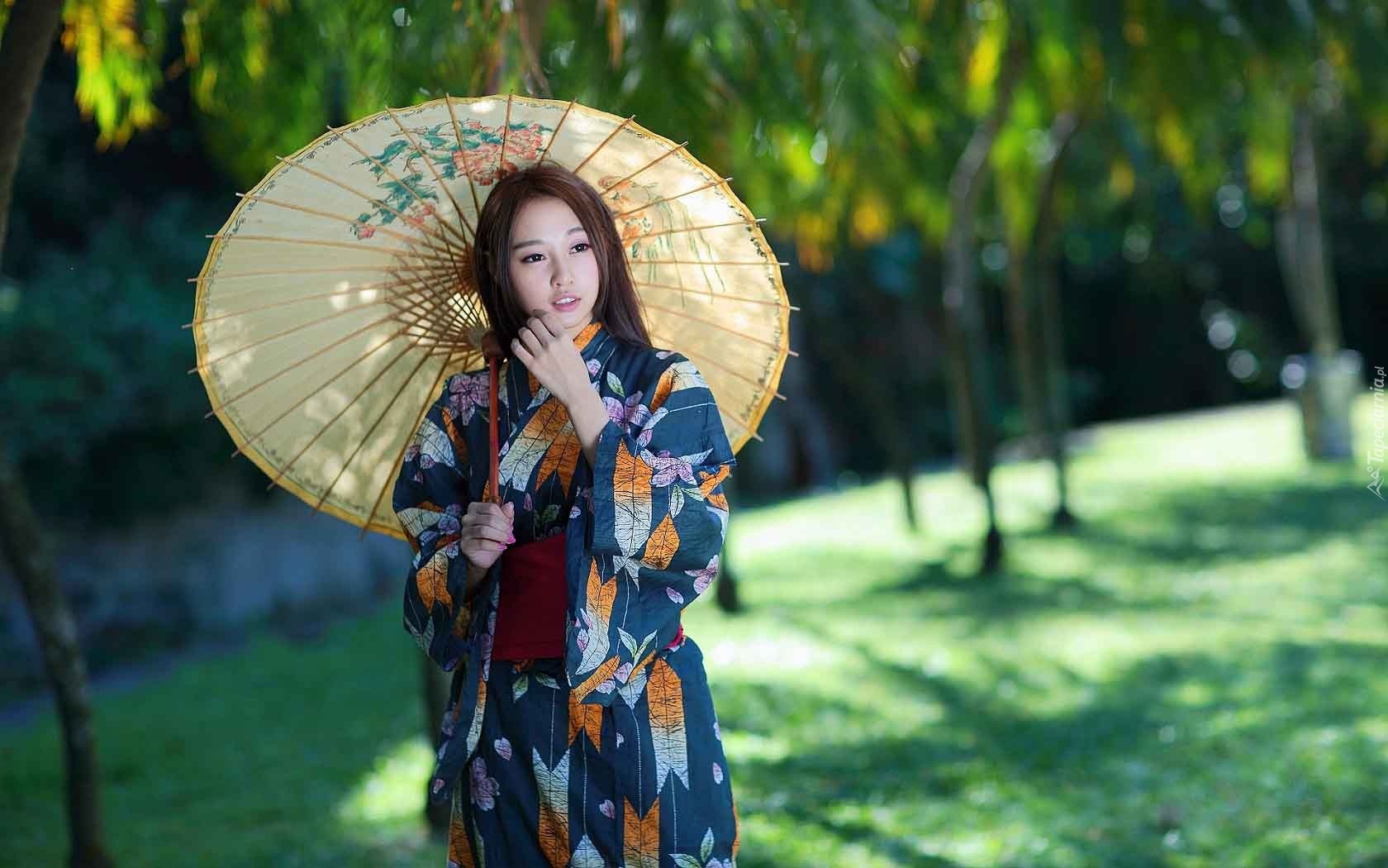 Japonka, Kimono, Parasolka