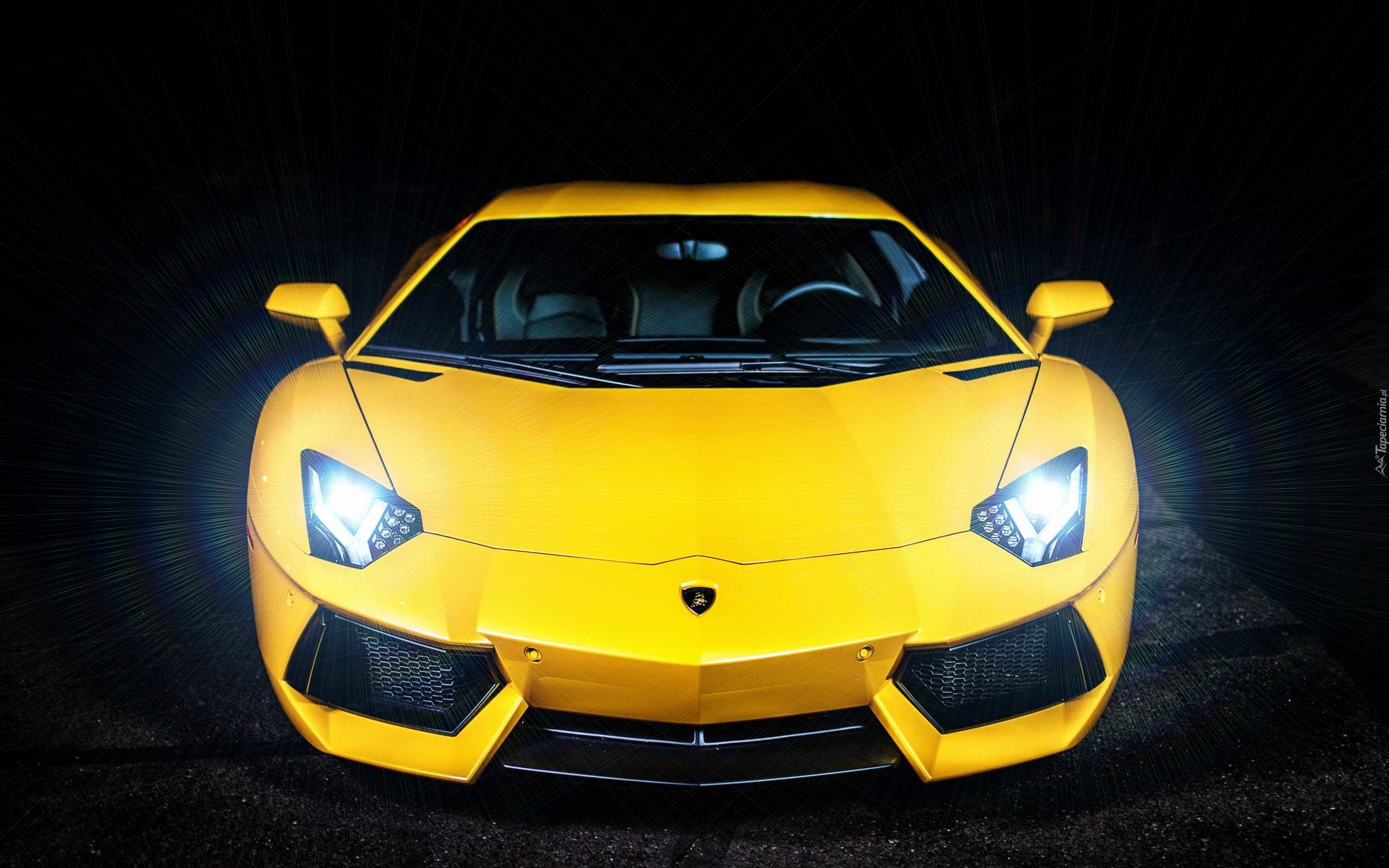 Żółte Lamborghini Aventador