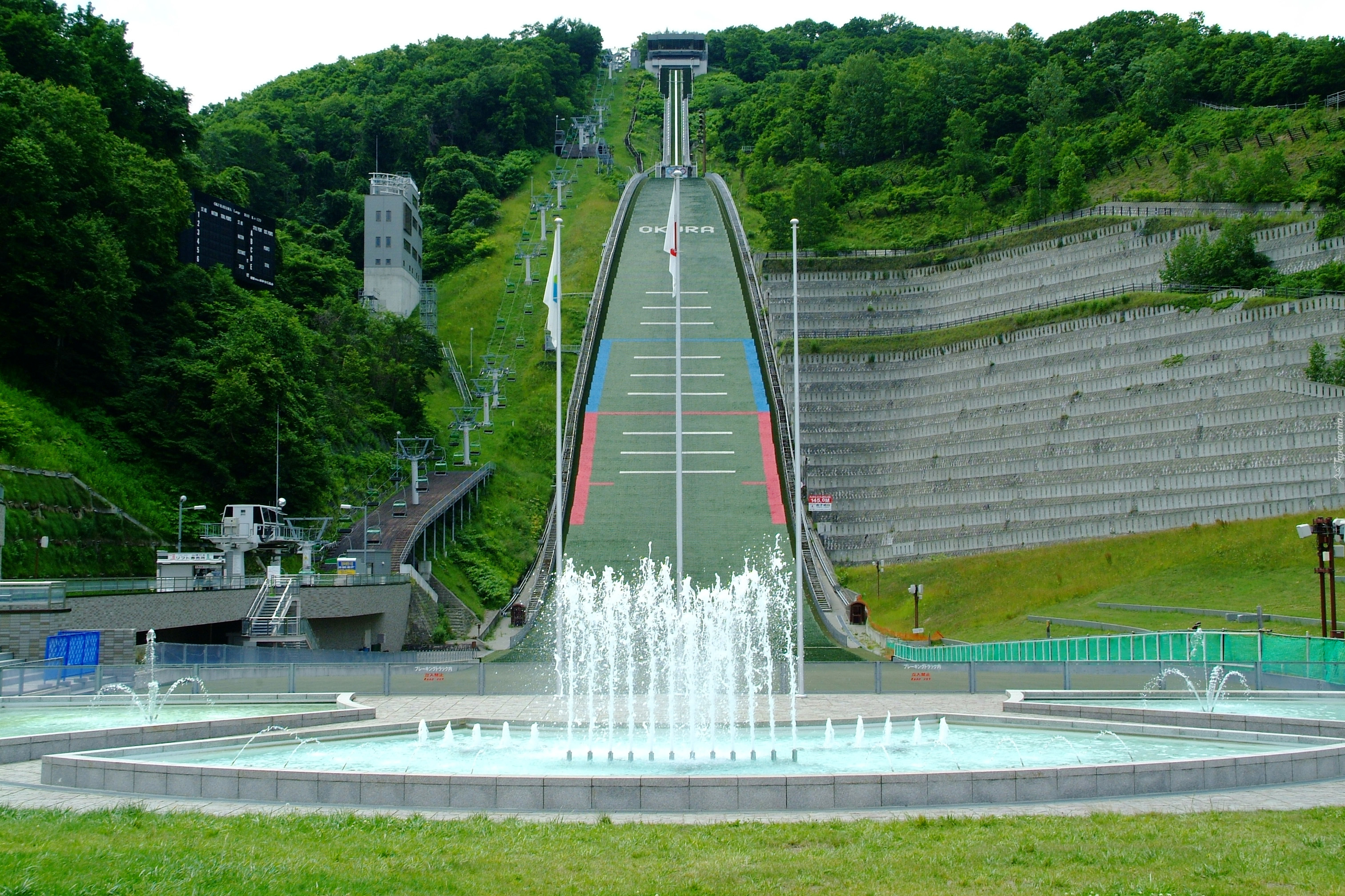 Skocznia narciarska, Okurayama, Sapporo, Japonia, fontanna