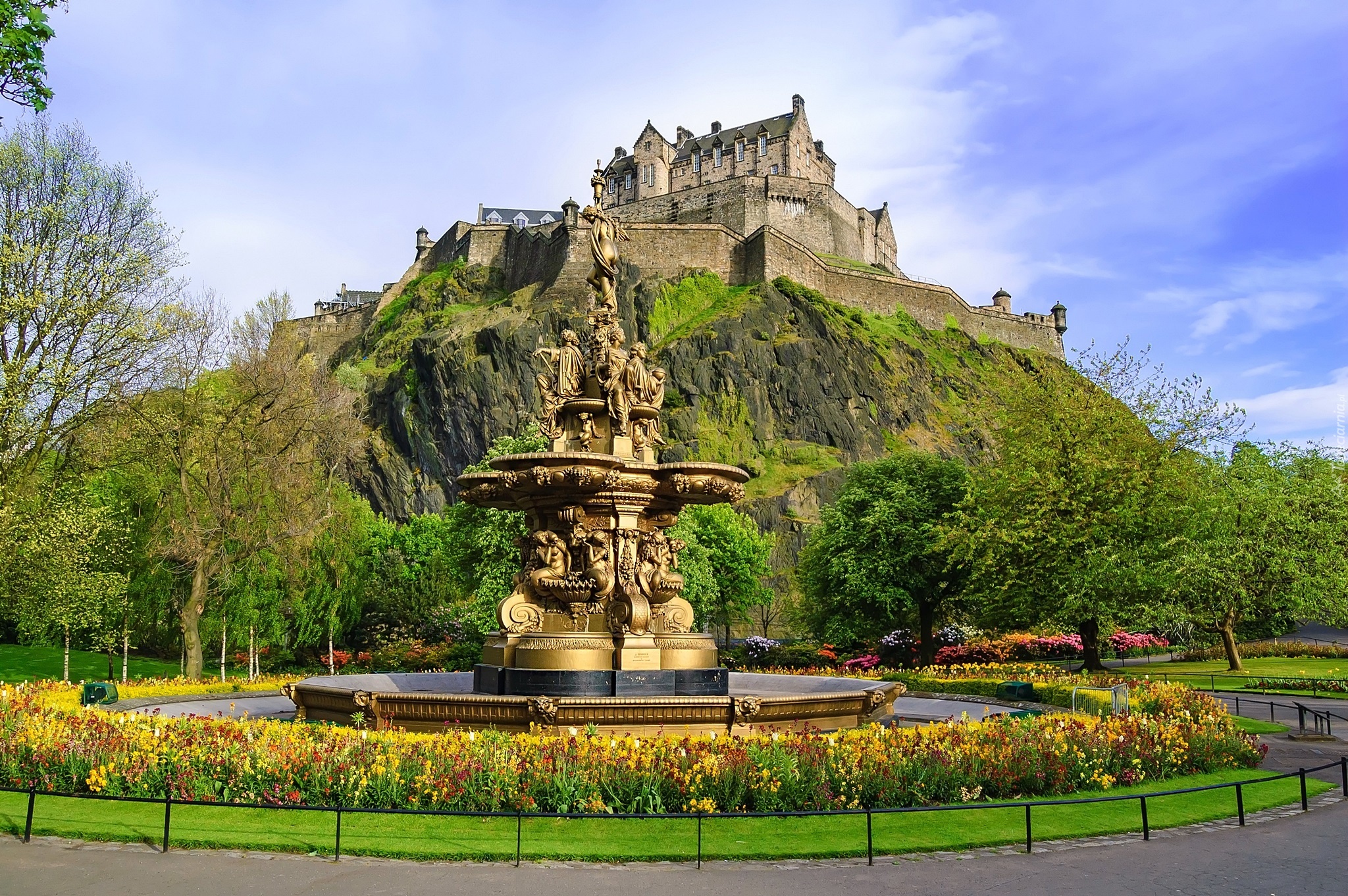 Zamek w Edynburgu, Edinburgh Castle, Wzgórze, Fontanna, Edynburg, Szkocja