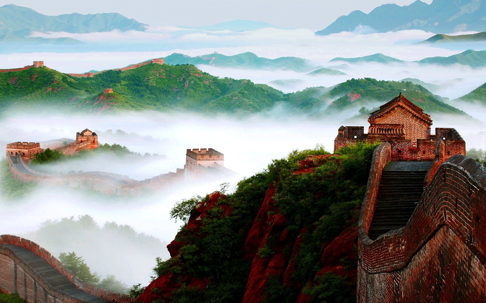 Wielki Mur Chiński, Góry, Mgła