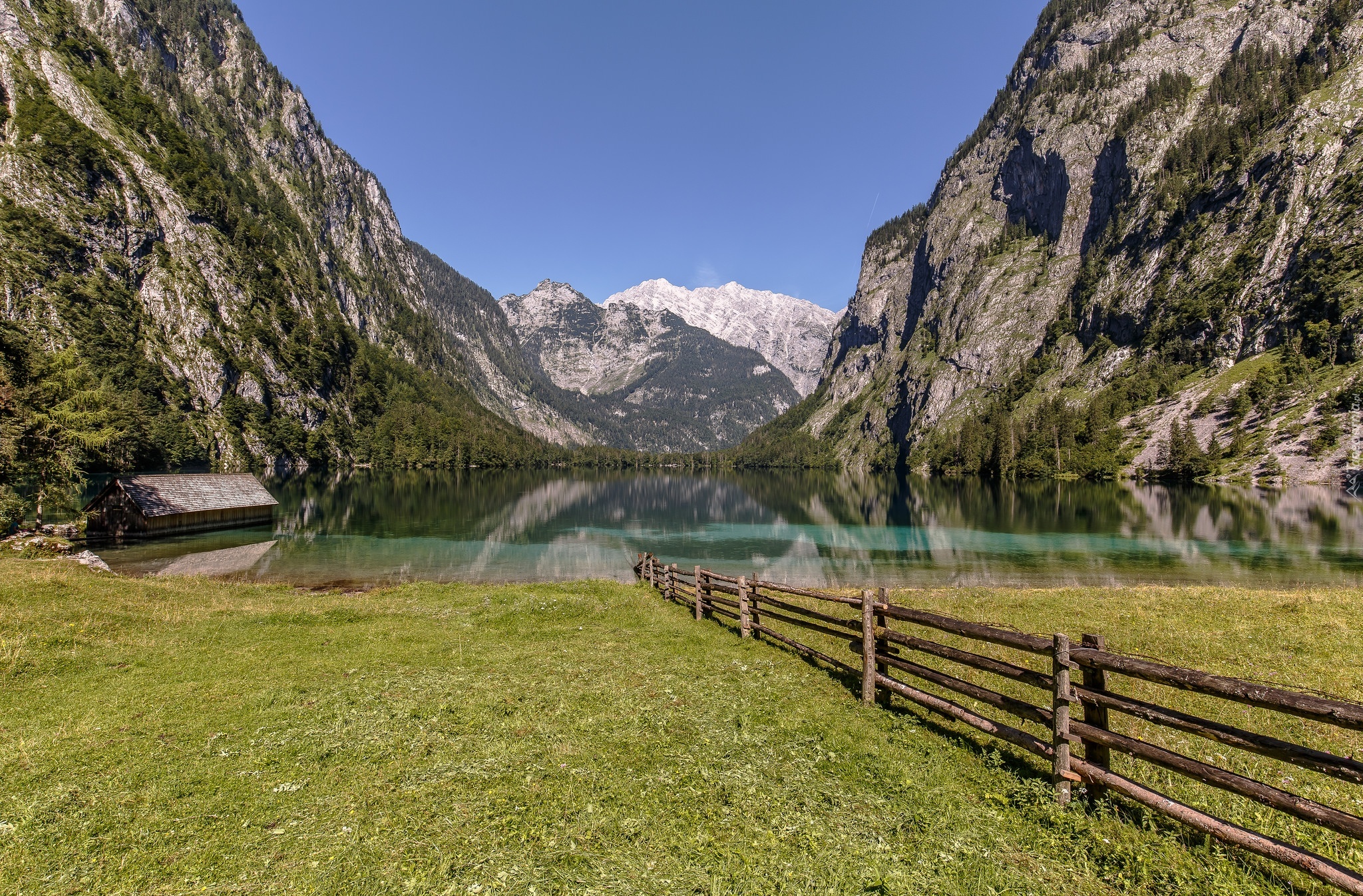 Niemcy, Bawaria, Park Narodowy Berchtesgaden, Jezioro Königssee, Alpy Bawarskie, Łąka, Płot