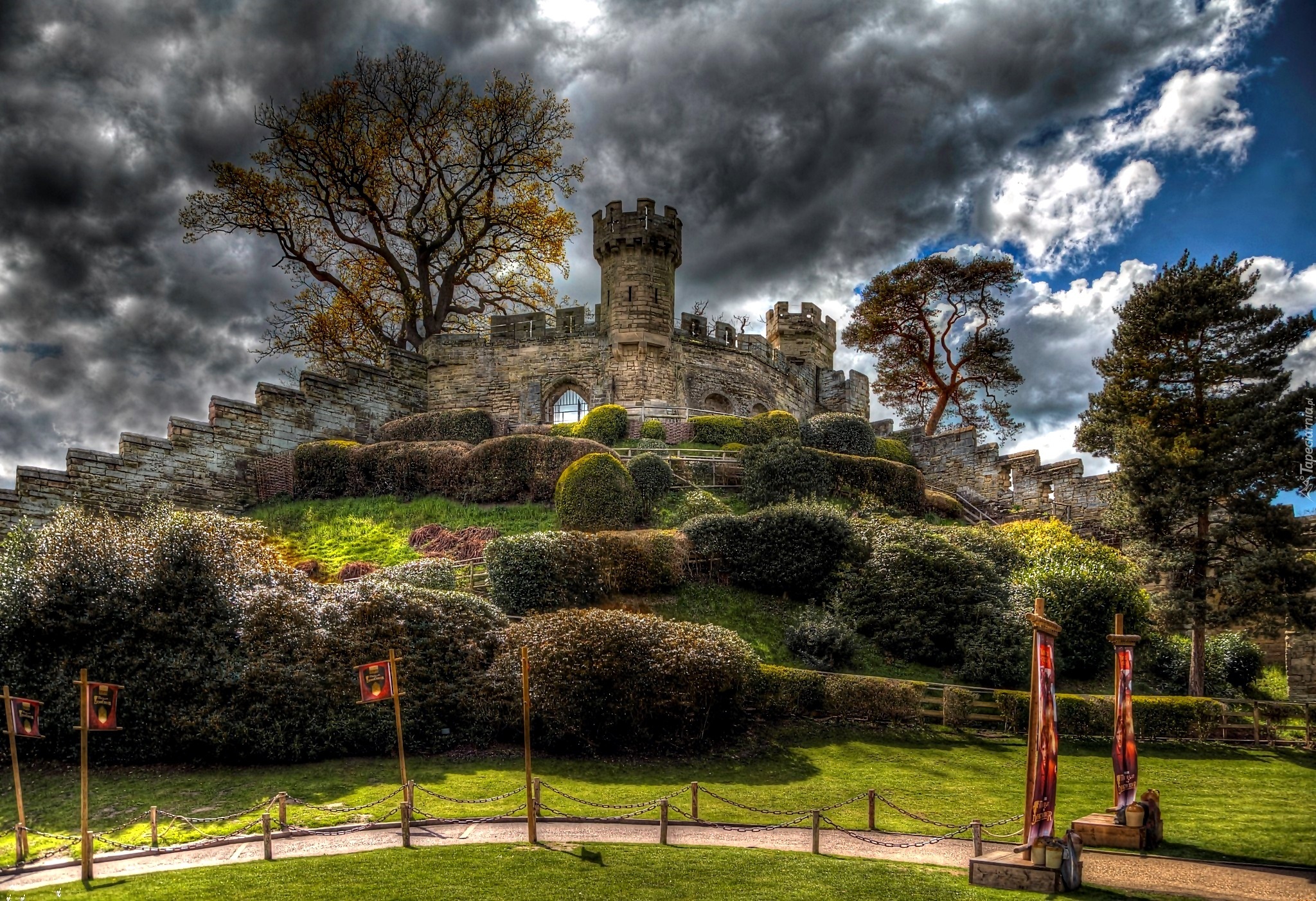 Zamek Warwick, Anglia, Chmury, Ogród