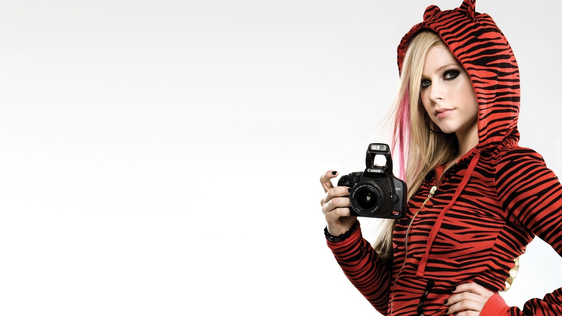 Avril Lavigne, Piosenkarka, Aparat