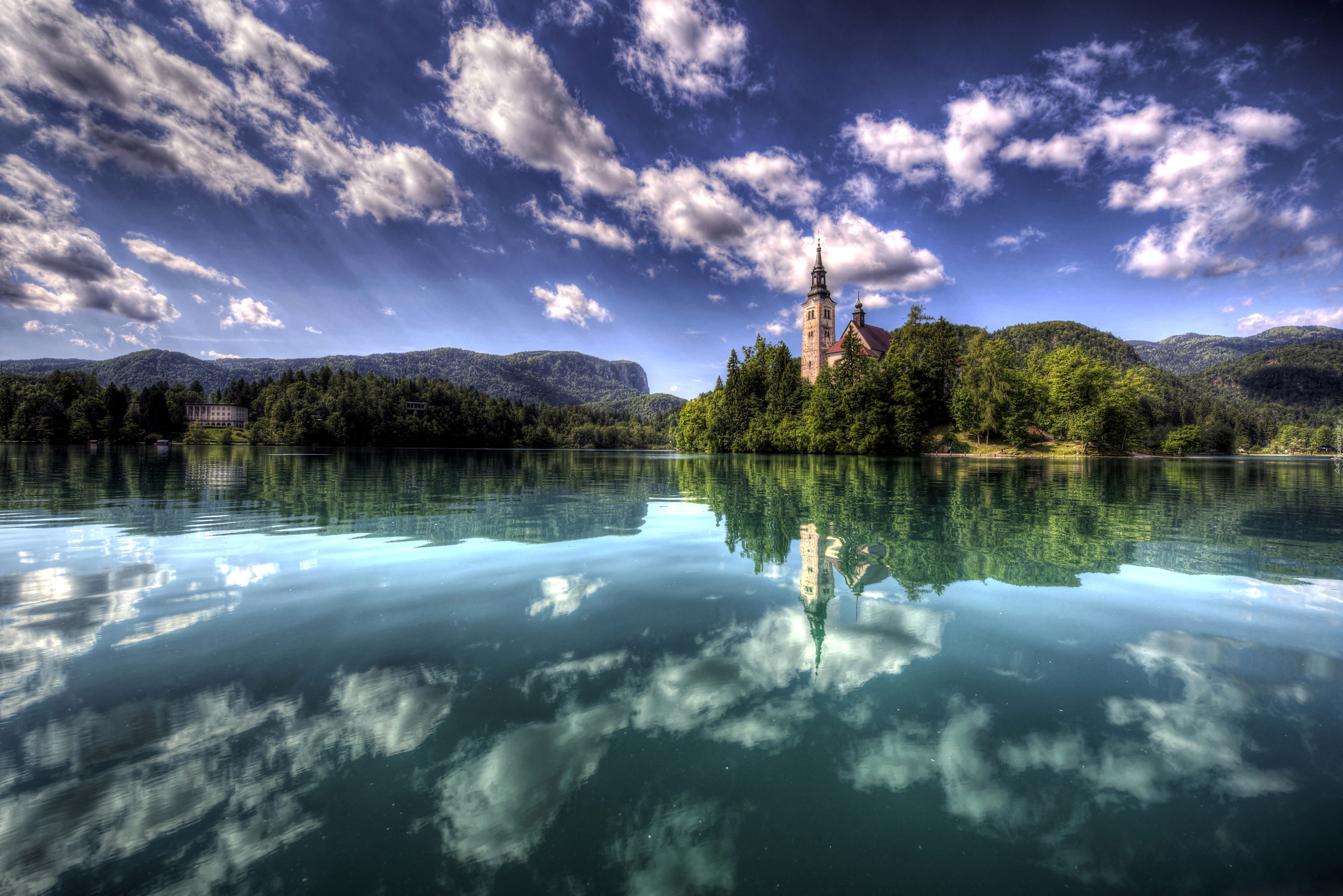 Słowenia, Wyspa Blejski Otok, Jezioro Bled, Kościół, Obłoki