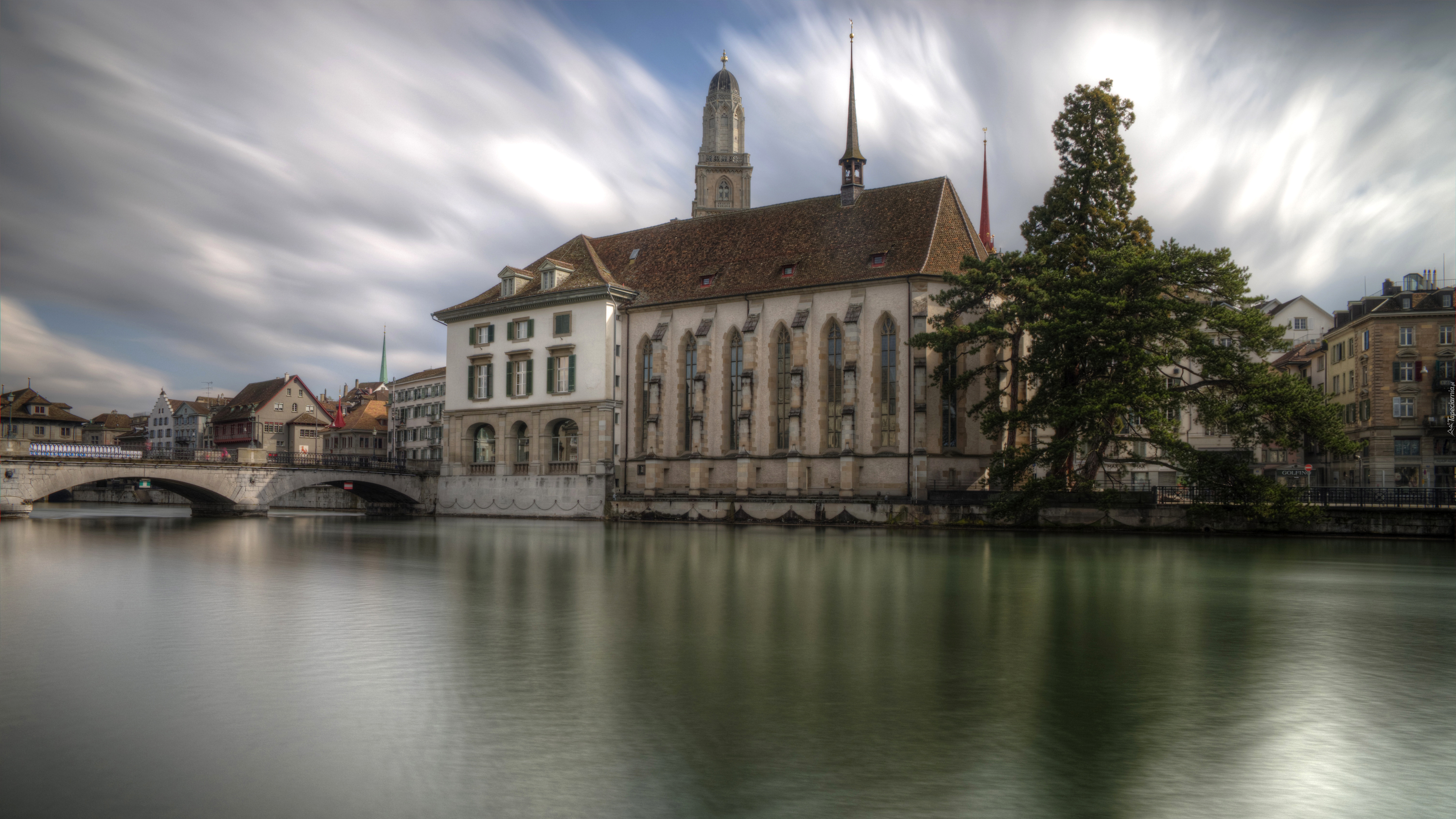 Szwajcaria, Zurych, Wieża Katedry Grossmunster, Rzeka Limmat