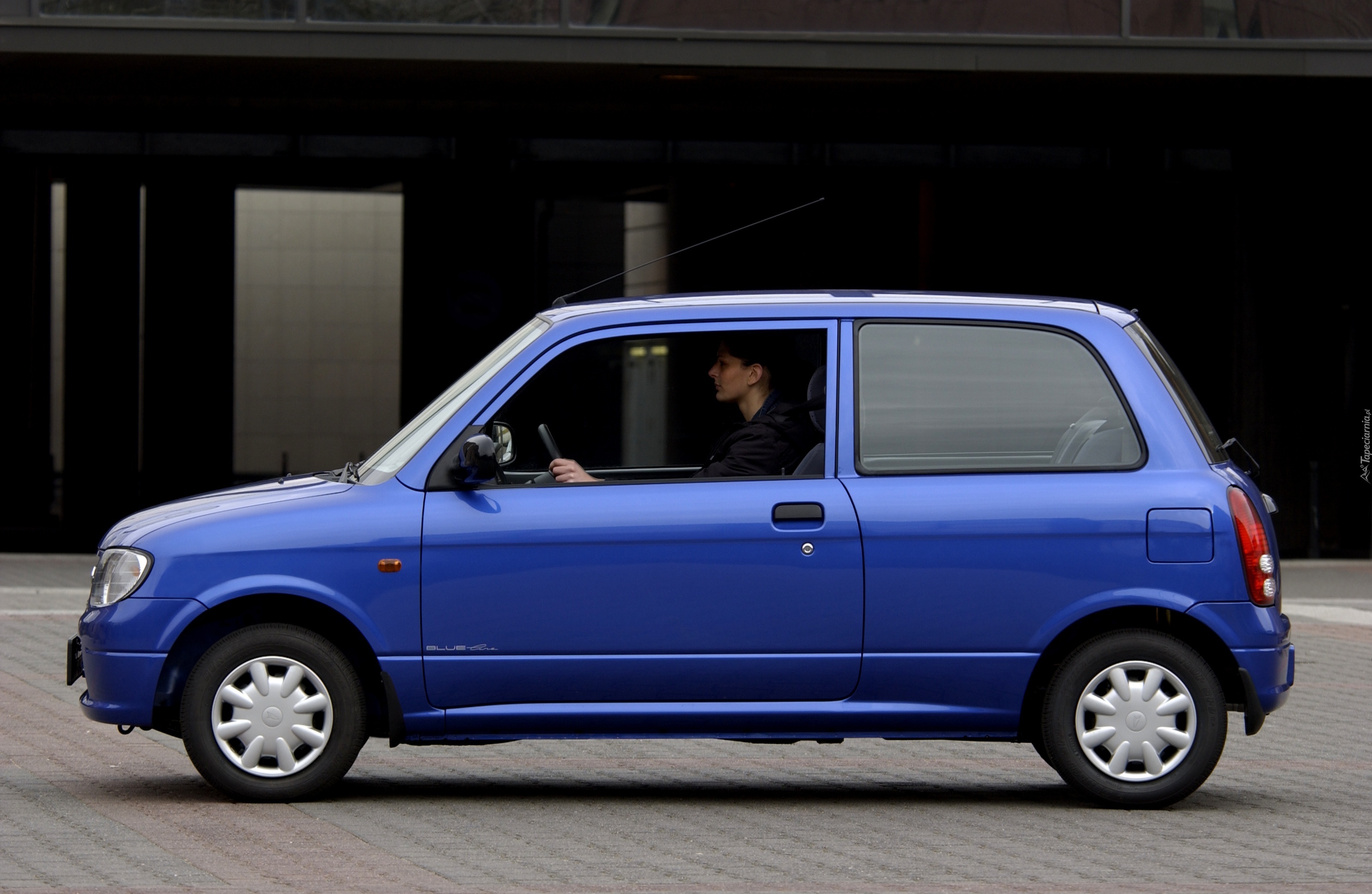 Daihatsu Cuore, Blue, Line