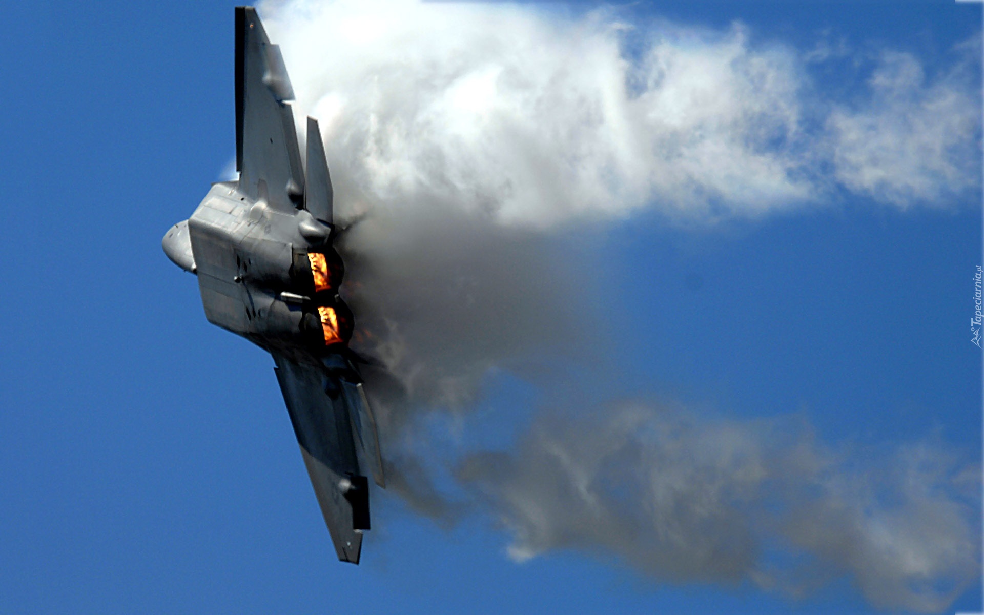 Lockheed Martin, F-22 Raptor, Ogień, Dym