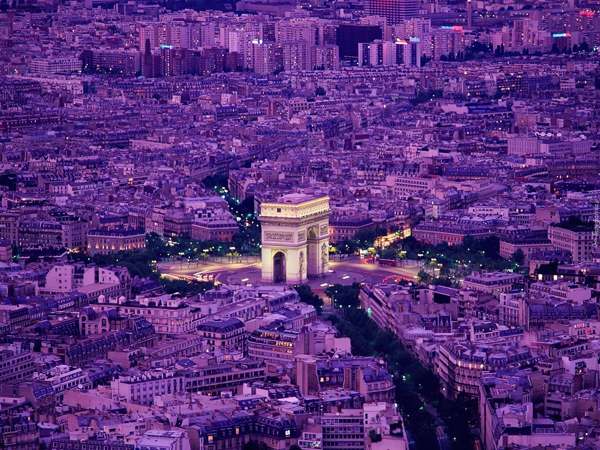 Francja, Paryż, Łuk Triumfalny, Wieczór
