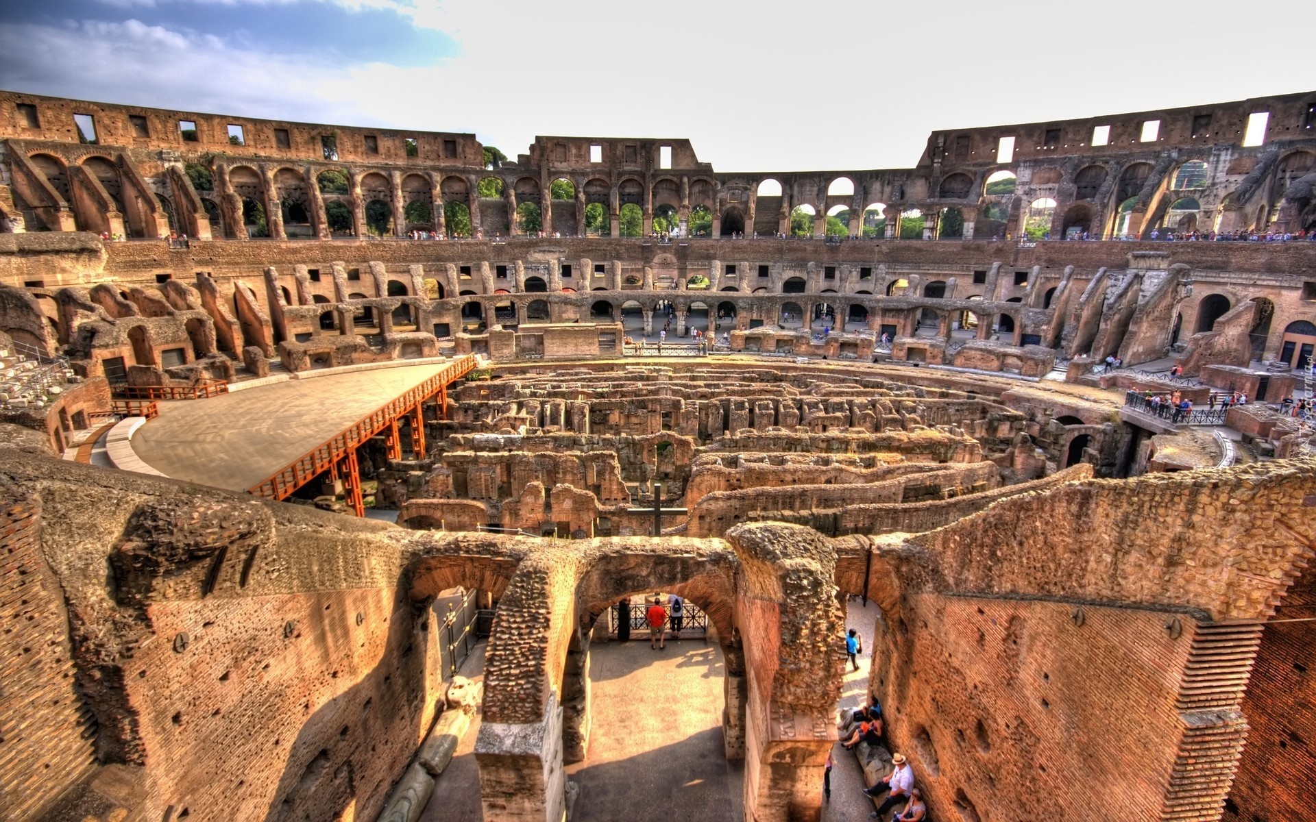 Koloseum, Ruiny, Zwiedzający
