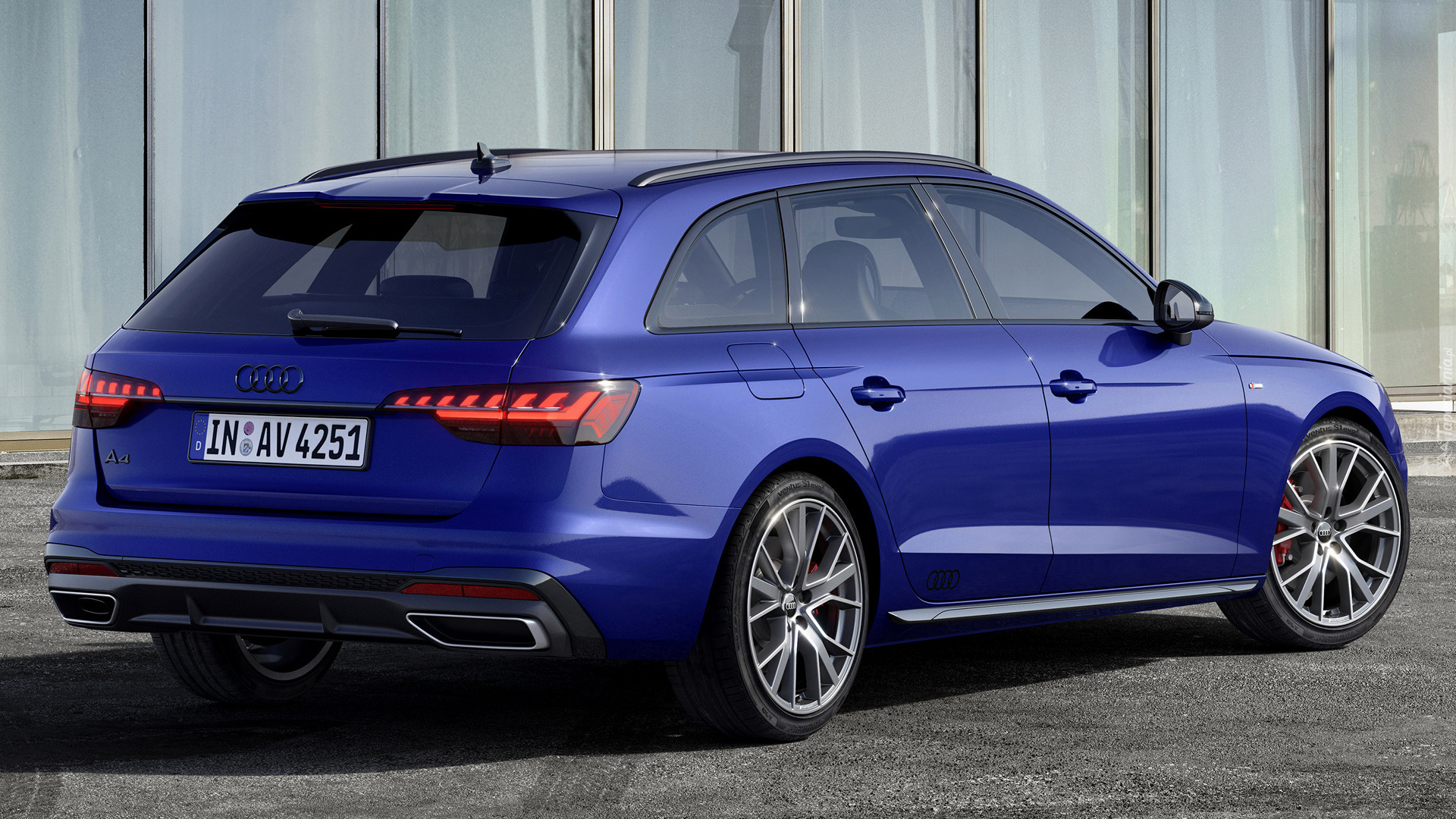 Niebieskie, Audi A4 Avant
