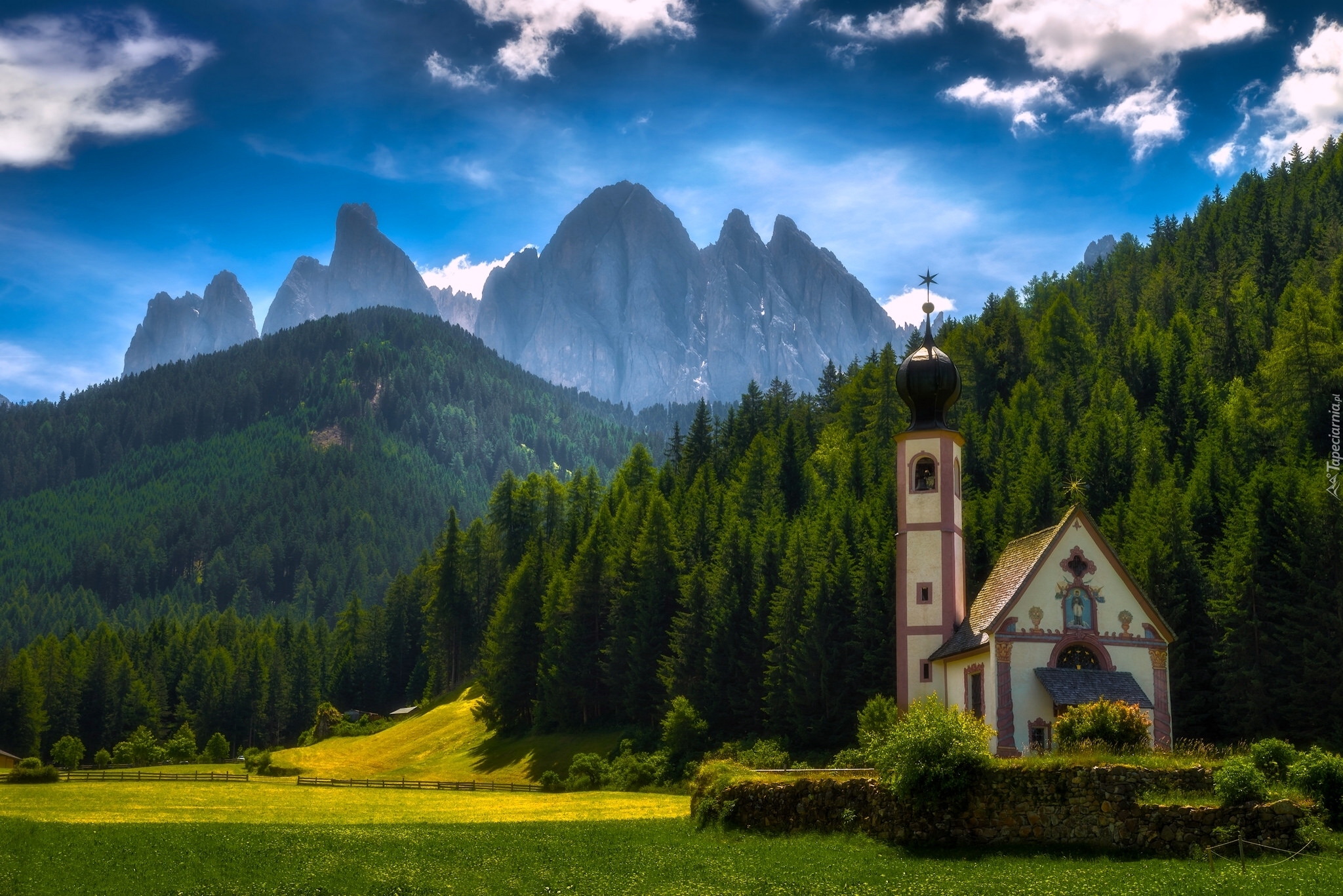 Włochy, Dolina Val di Funes, Dolomity, Góry, Kościółek św. Jana w Ranui