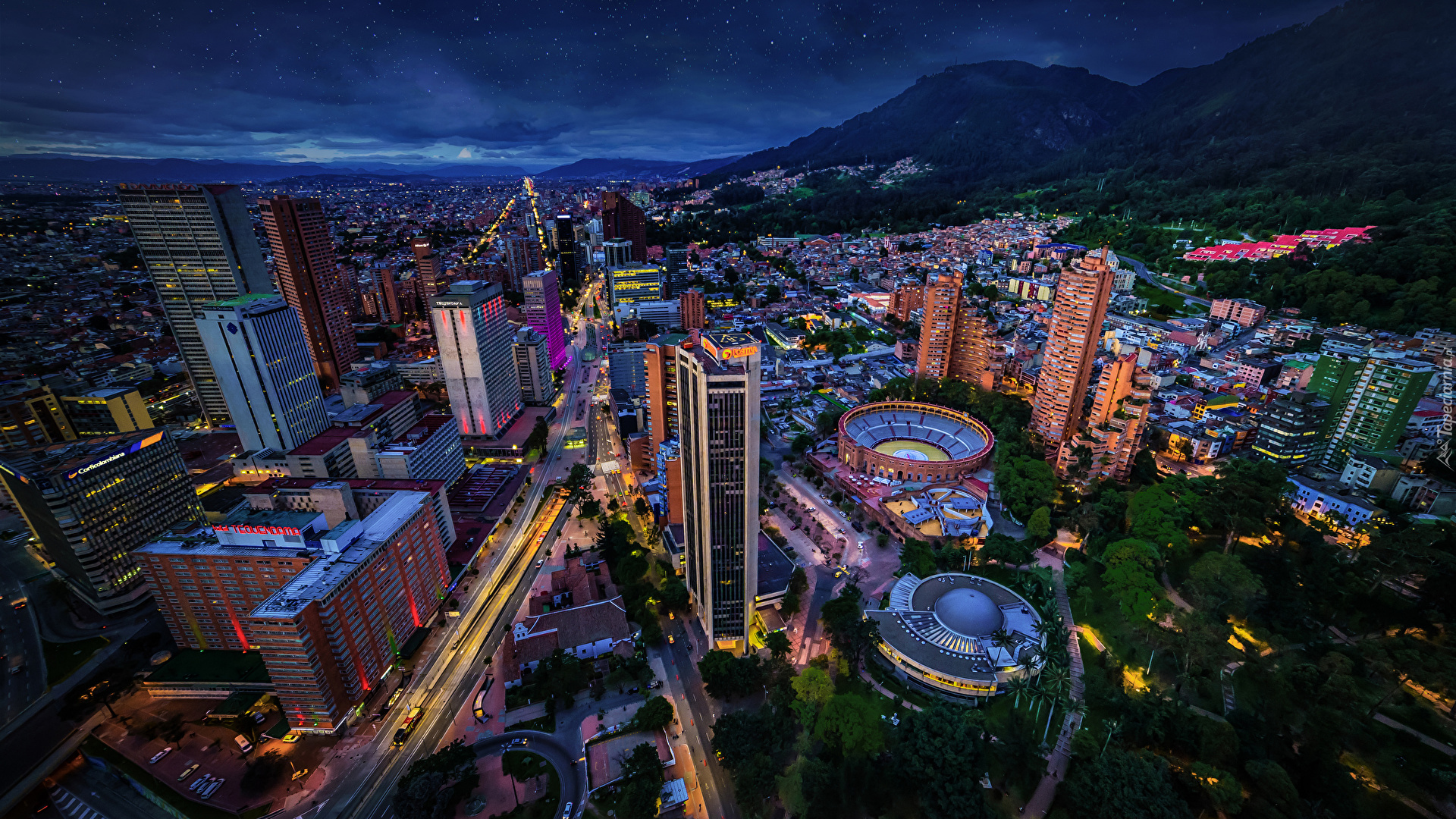 Miasto nocą, Oświetlone, Domy, Góry, Noc, Bogota, Kolumbia