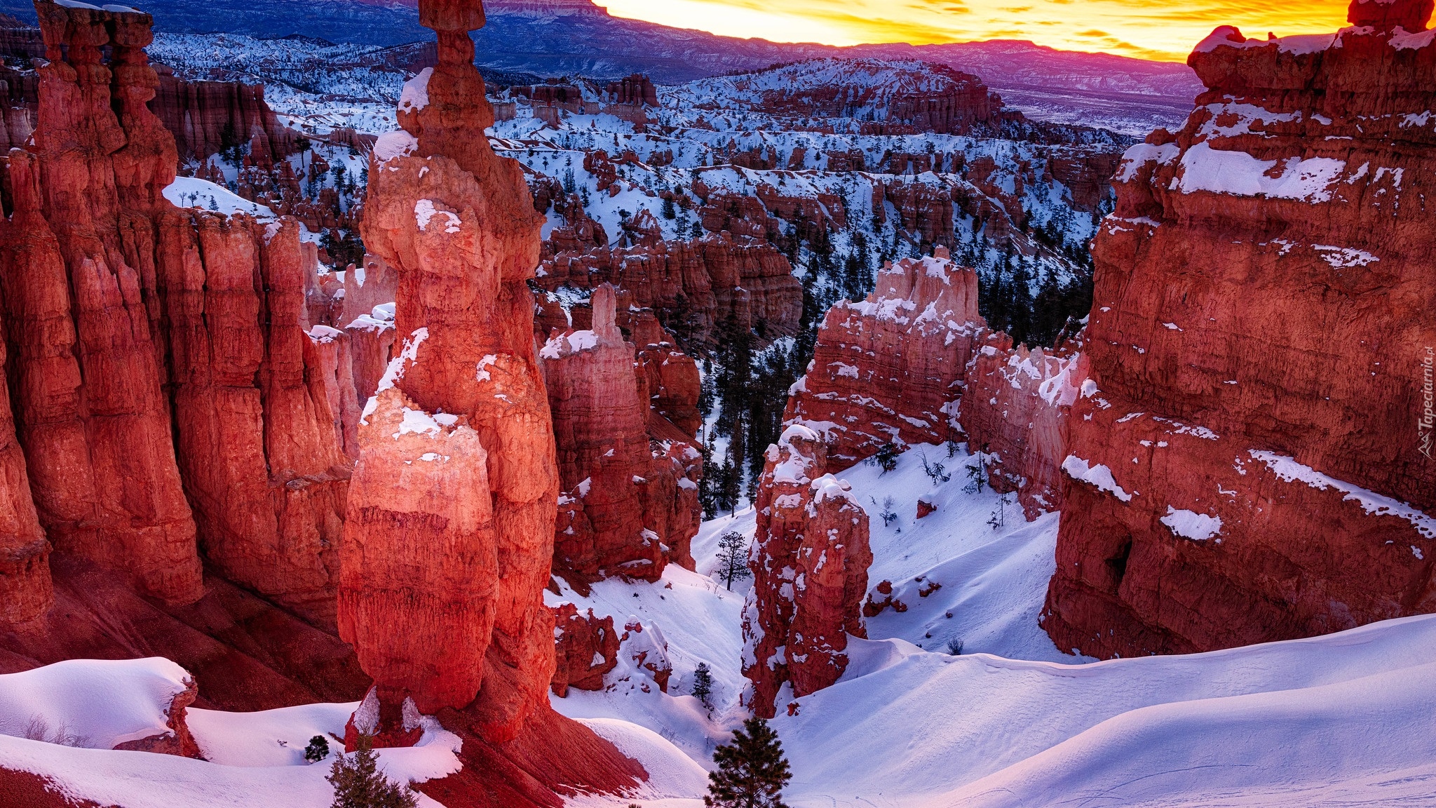 Zachód słońca, Skały, Śnieg, Kanion, Park Narodowy Bryce Canyon, Utah, Stany Zjednoczone