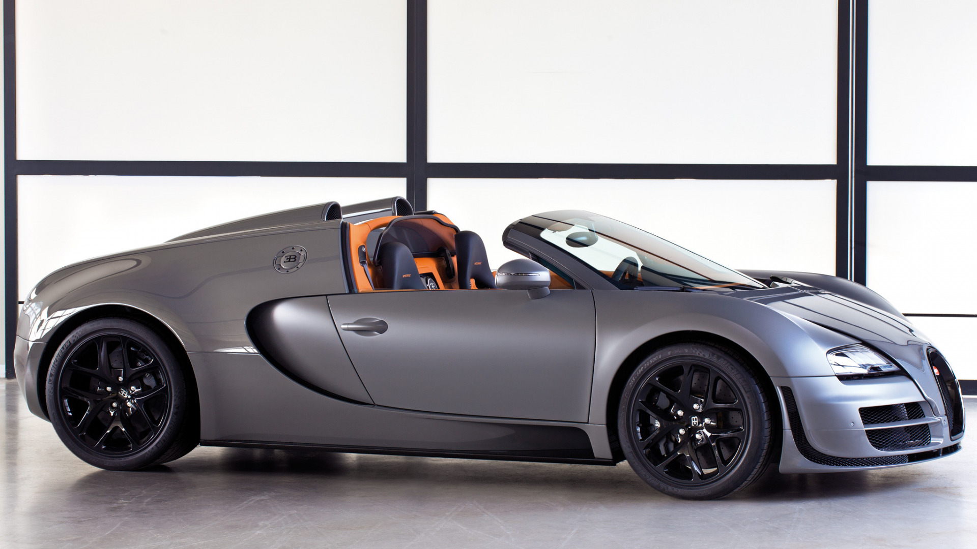 Bugatti Veyron Grand Sport, Bok
